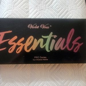 Violet Voss Essentials Pro Pallette